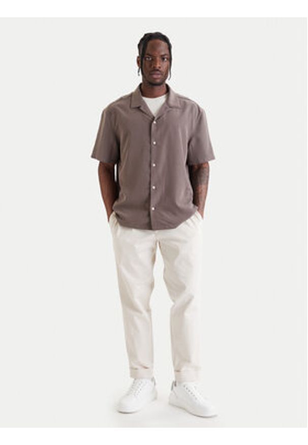 Calvin Klein Koszula LV04LF114G Brązowy Relaxed Fit. Kolor: brązowy. Materiał: syntetyk