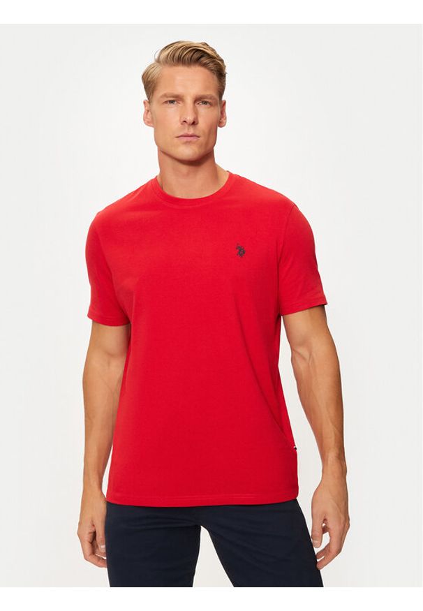 U.S. Polo Assn. T-Shirt MUP3310 Czerwony Regular Fit. Typ kołnierza: polo. Kolor: czerwony. Materiał: bawełna