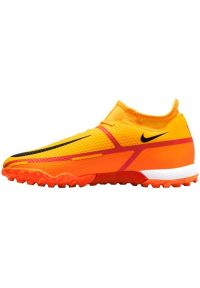 Buty piłkarskie Nike Phantom GT2 Academy Df Tf M DC0802 808 pomarańczowe pomarańcze i czerwienie. Zapięcie: sznurówki. Kolor: pomarańczowy. Materiał: syntetyk. Szerokość cholewki: normalna. Sport: piłka nożna
