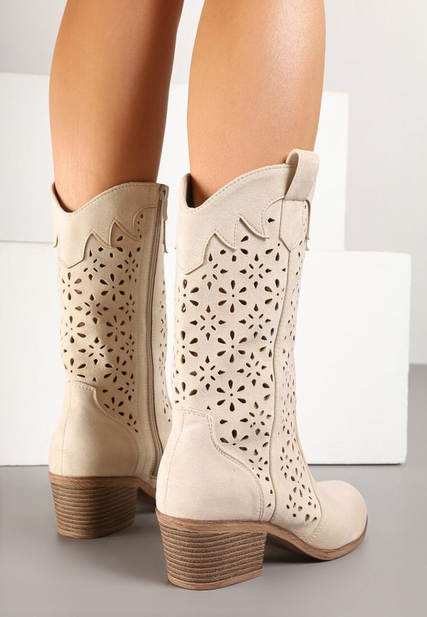 Renee - Beżowe Botki Kowbojki na Słupku z Ażurową Cholewką Ravsemi. Okazja: na co dzień. Kolor: beżowy. Materiał: jeans. Szerokość cholewki: normalna. Wzór: ażurowy. Obcas: na słupku. Styl: casual. Wysokość obcasa: średni