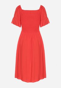Born2be - Czerwona Rozkloszowana Sukienka Bawełniana z Bufiastymi Rękawami i Elastyczną Górą Veliova. Okazja: na co dzień. Kolor: czerwony. Materiał: bawełna. Styl: casual, elegancki #4