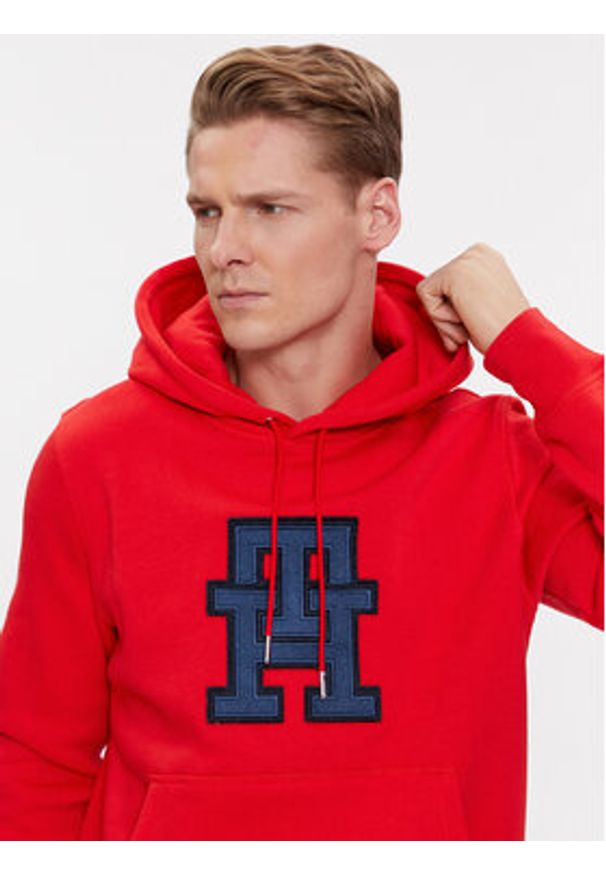 TOMMY HILFIGER - Tommy Hilfiger Bluza Monogram Applique MW0MW32702 Czerwony Regular Fit. Kolor: czerwony. Materiał: bawełna, syntetyk