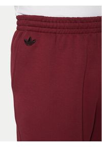 Adidas - adidas Spodnie dresowe Neuclassics JC9902 Czerwony Loose Fit. Kolor: czerwony. Materiał: bawełna #4