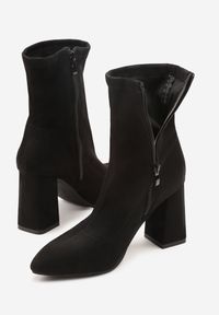 Born2be - Czarne Botki Vices na Słupku z Dopasowaną Cholewką Verille. Okazja: na spotkanie biznesowe, na co dzień. Kolor: czarny. Materiał: jeans. Szerokość cholewki: normalna. Obcas: na słupku. Styl: biznesowy, casual. Wysokość obcasa: średni #7