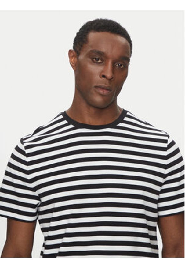 Michael Kors T-Shirt CS55FL1HG2 Czarny Regular Fit. Kolor: czarny. Materiał: bawełna