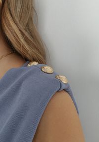 Born2be - Jasnoniebieski Kombinezon z Kopertowym Dekoltem i Wiązaniem w Talii Vannessa. Kolekcja: dla wysokich. Kolor: niebieski. Materiał: materiał, prążkowany. Długość: długie #4