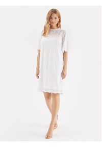 Cream Sukienka codzienna Moccamia 10611191 Biały Regular Fit. Okazja: na co dzień. Kolor: biały. Materiał: bawełna. Typ sukienki: proste. Styl: casual