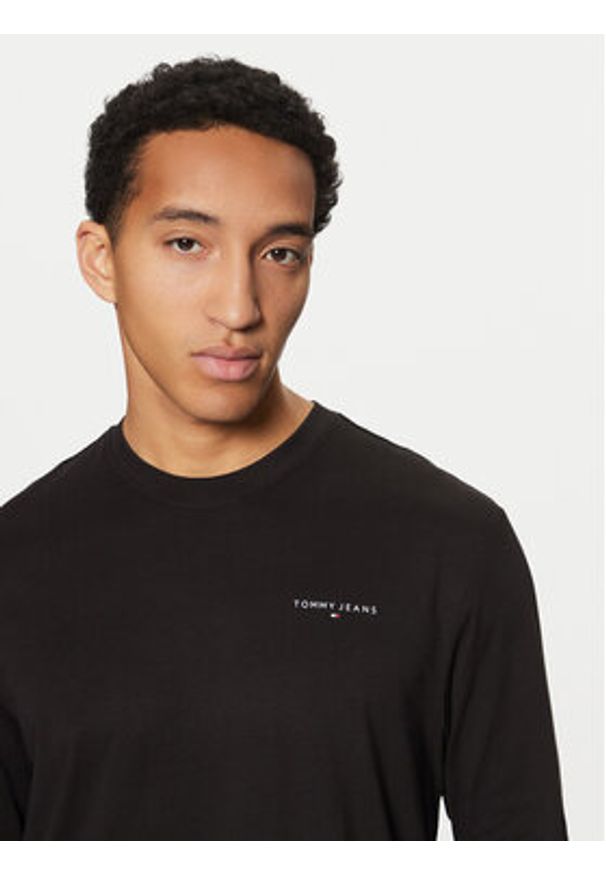 Tommy Jeans Longsleeve Linear DM0DM21138 Czarny Slim Fit. Kolor: czarny. Materiał: bawełna. Długość rękawa: długi rękaw
