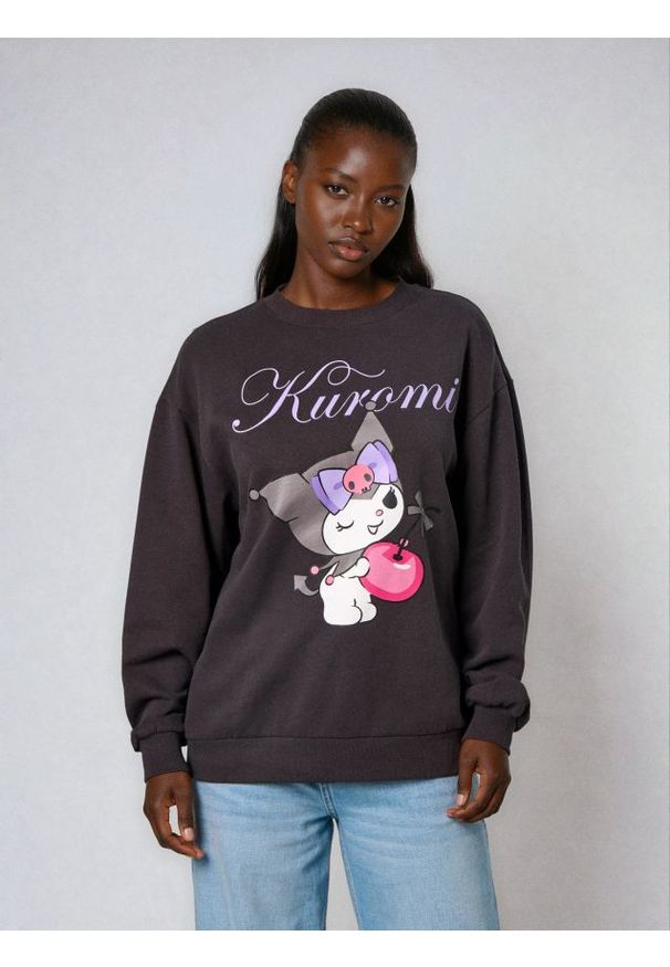 Sinsay - Bluza crewneck z nadrukiem Kuromi - szary. Kolor: szary. Wzór: nadruk