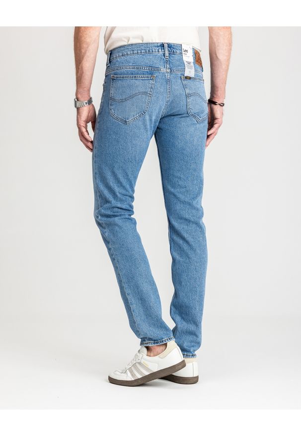 Lee - MĘSKIE SPODNIE JEANSOWE LEE RIDER DOWNTOWN 112342258. Okazja: na co dzień. Styl: klasyczny, casual, elegancki