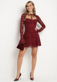 Born2be - Bordowa Rozkloszowana Sukienka Koktajlowa z Koronką i Bolerkiem Eyrfedi. Okazja: na randkę, na ślub cywilny, na wesele. Kolor: czerwony. Materiał: koronka. Długość rękawa: na ramiączkach. Wzór: koronka. Styl: wizytowy #3