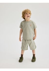 Reserved - Bawełniany komplet z szortami - jasnoszary. Kolor: szary. Materiał: bawełna #1