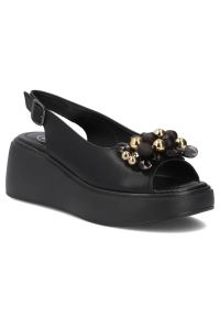 Skórzane sandały damskie na koturnie czarne Filippo DS7577. Kolor: czarny. Materiał: skóra. Sezon: lato. Obcas: na koturnie #1