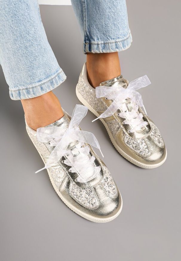 Renee - Złote Cekinowe Sneakersy z Wkładką ze Skóry Naturalnej Polwia. Okazja: na co dzień. Kolor: złoty. Materiał: skóra