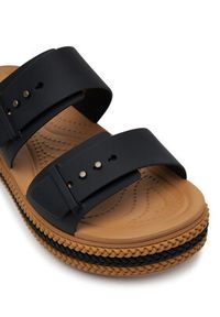 Crocs Klapki Brooklyn Woven Buckle 209978 Czarny. Kolor: czarny