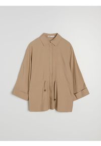 Sinsay - Wiskozowa koszula ze ściągaczem w talii - beżowy. Kolor: beżowy. Materiał: wiskoza #1