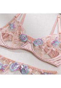 Intica - Komplet bielizny z koronkową aplikacją i paskami Sigtrud. Kolor: fioletowy. Materiał: koronka. Wzór: aplikacja #8