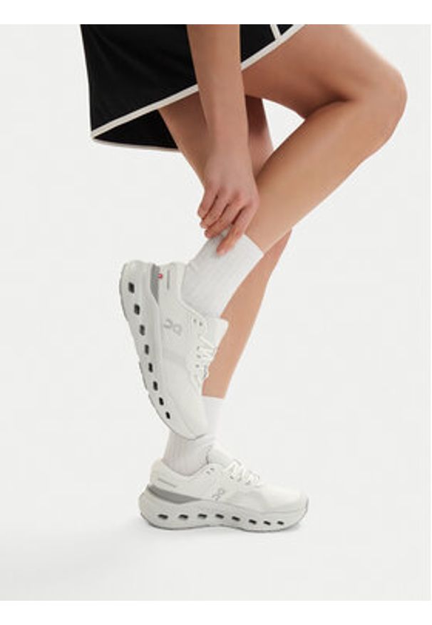 On Buty do biegania Cloudrunner 3 3WG10051421 Biały. Kolor: biały. Materiał: materiał