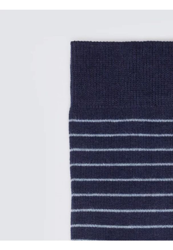 Big-Star - Skarpety męskie długie w paski niebiesko-granatowe Dalsi 401. Kolor: niebieski. Materiał: bawełna, jeans, dzianina. Wzór: paski