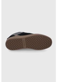 Etnies Buty zamszowe Jefferson kolor czarny. Nosek buta: okrągły. Zapięcie: sznurówki. Kolor: czarny. Materiał: zamsz. Szerokość cholewki: normalna. Technologia: Thinsulate #3