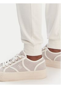 Guess Spodnie dresowe O6GB01 KCQP2 Écru Regular Fit. Materiał: syntetyk #5