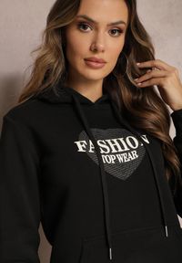 Renee - Czarna Bluza Kangurka Ocieplona Polarem z Ozdobnym Nadrukiem Elili. Okazja: na co dzień. Kolor: czarny. Materiał: polar. Wzór: nadruk. Styl: elegancki, casual #4