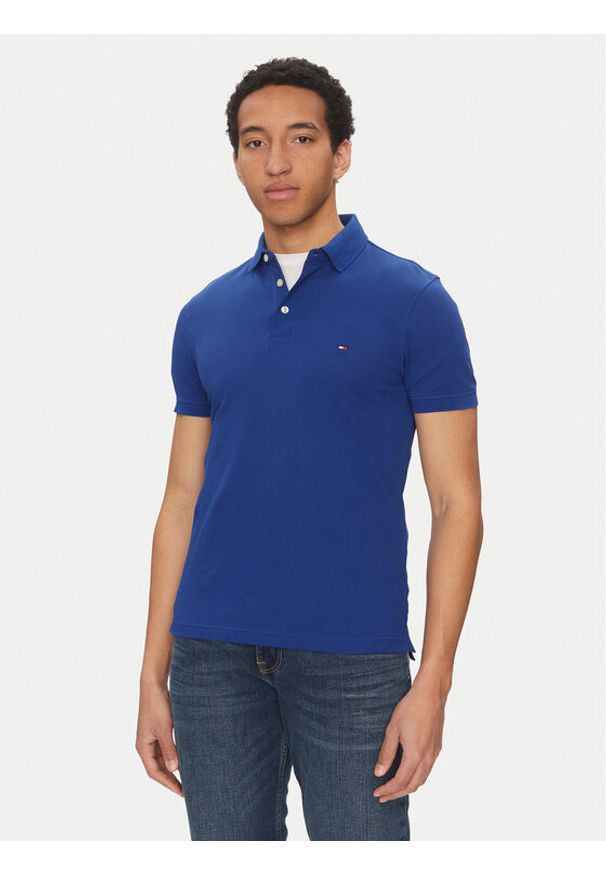 TOMMY HILFIGER - Tommy Hilfiger Polo 1985 MW0MW17771 Niebieski Slim Fit. Typ kołnierza: polo. Kolor: niebieski. Materiał: bawełna