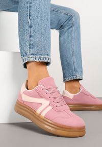 Renee - Różowe Sneakersy Klasyczne Tenisówki Zdobione Przeszyciami Alatira. Okazja: na co dzień. Kolor: różowy. Materiał: jeans. Wzór: aplikacja #6