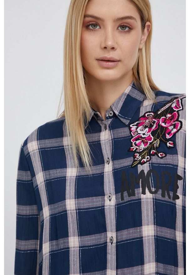 Desigual - Koszula. Okazja: na co dzień. Kolor: niebieski. Materiał: tkanina. Wzór: aplikacja. Styl: casual