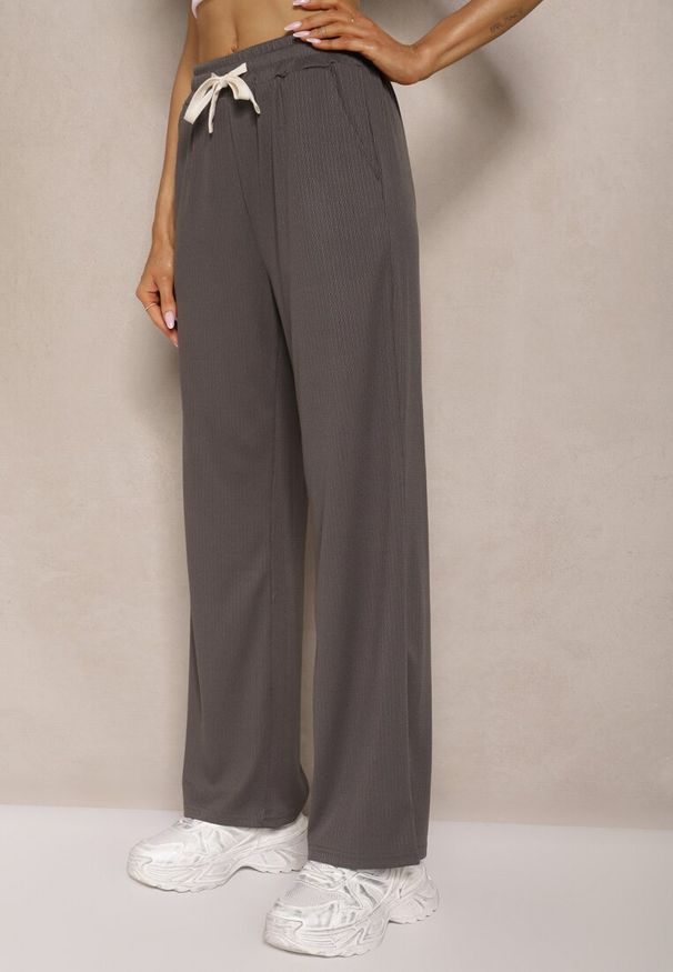 Renee - Ciemnoszare Spodnie Dresowe o Prostym Kroju z Gumką w Pasie Miritia. Okazja: na co dzień. Kolor: szary. Materiał: dresówka. Styl: casual