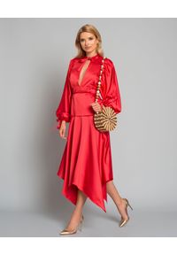 SELF PORTRAIT - Czerwona sukienka midi. Okazja: na ślub cywilny, na komunię, na wesele, na imprezę. Kolor: czerwony. Materiał: materiał. Styl: elegancki. Długość: midi #3