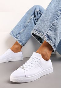 Born2be - Białe Trampki przed Kostkę ze Sznurowaniami Arokime. Wysokość cholewki: przed kostkę. Kolor: biały. Materiał: materiał. Szerokość cholewki: normalna. Styl: klasyczny, sportowy #6