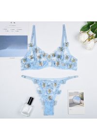 Intica - Komplet bielizny z haftem motyli na specjalne okazje Demi. Kolor: niebieski. Materiał: tkanina. Wzór: haft