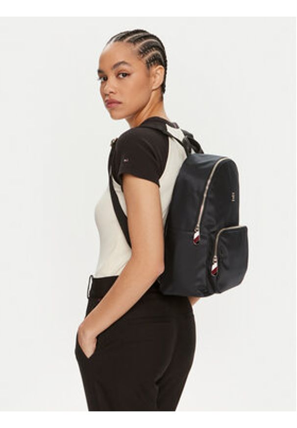 TOMMY HILFIGER - Tommy Hilfiger Plecak Poppy AW0AW15641 Czarny. Kolor: czarny. Materiał: nylon, materiał