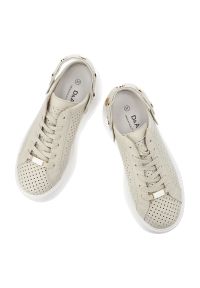 Klapki damskie S.Barski, ze skóry naturalnej licowej ażurowa cholewka platforma sznurowane styl casual, beżowe, LR61-7088. Okazja: na co dzień. Kolor: beżowy. Materiał: skóra. Wzór: ażurowy. Sezon: lato. Obcas: na platformie. Styl: casual #7