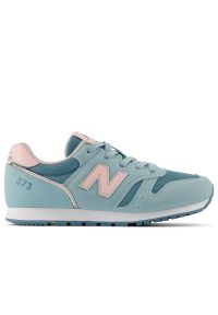 Buty New Balance YC373JP2 - niebieskie. Okazja: na co dzień. Kolor: niebieski. Materiał: guma, materiał, syntetyk. Szerokość cholewki: normalna. Model: New Balance 373