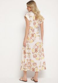 Born2be - Żółta Sukienka z Wiskozą o Koszulowym Kroju z Paskiem z Klamrą Nitasiela. Okazja: na co dzień. Typ kołnierza: dekolt w kształcie V. Kolor: żółty. Materiał: wiskoza. Długość rękawa: krótki rękaw. Typ sukienki: koszulowe. Styl: klasyczny, casual #4