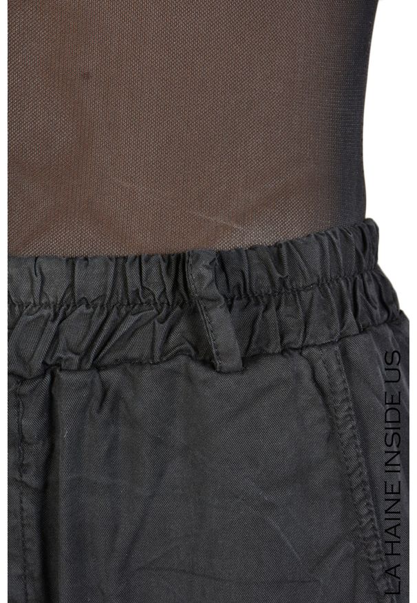 La Haine Inside Us Szorty "Faye Unisex" | P2332 4V | Faye | Mężczyzna | Czarny. Okazja: na co dzień. Kolor: czarny. Materiał: guma, tkanina. Styl: casual