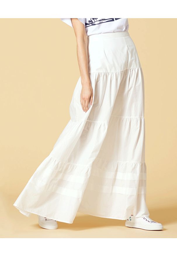 Manila Grace - MANILA GRACE - Biała spódnica maxi z bawełny. Kolor: biały. Materiał: bawełna. Wzór: aplikacja. Sezon: lato. Styl: elegancki