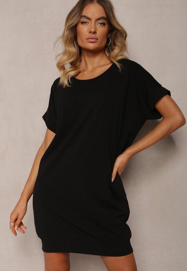 Renee - Czarna T-shirtowa Sukienka Pudełkowa z Elastycznej Bawełny Ellensa. Kolor: czarny. Materiał: bawełna. Styl: wakacyjny. Długość: mini