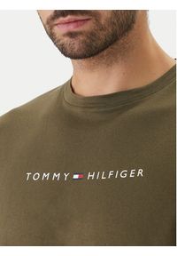 TOMMY HILFIGER - Tommy Hilfiger T-Shirt UM0UM03643 Khaki Regular Fit. Kolor: brązowy. Materiał: bawełna #10