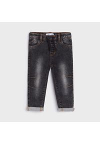 Sinsay - Bawełniane joggery jeansowe - Szary. Kolor: szary. Materiał: jeans, bawełna #1