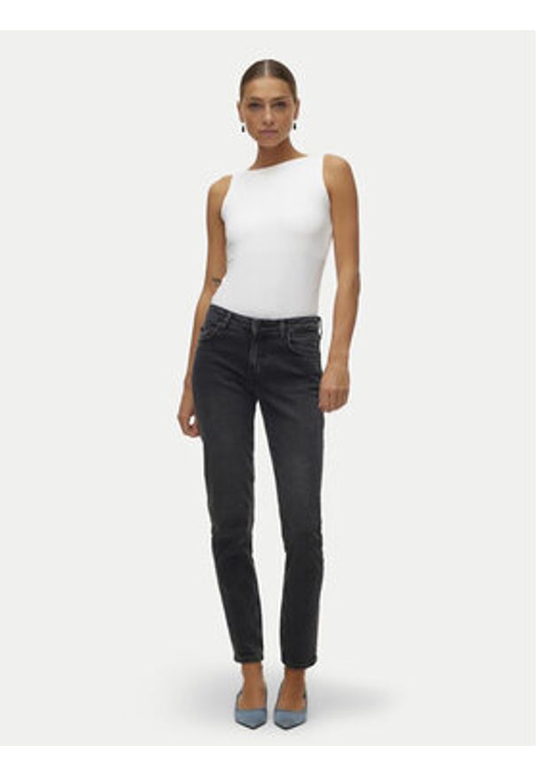 Vero Moda Top Million 10305800 Biały Regular Fit. Kolor: biały. Materiał: syntetyk