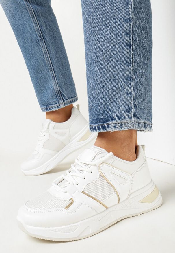 Born2be - Białe Sneakersy na Płaskiej Podeszwie z Ozdobnymi Przeszyciami Ysabella. Kolor: biały. Obcas: na płaskiej podeszwie