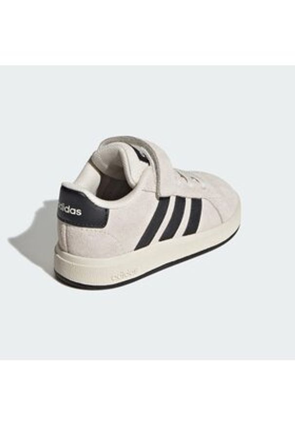 Adidas - adidas Sneakersy Grand Court 2.0 JR0778 Écru. Materiał: zamsz, skóra