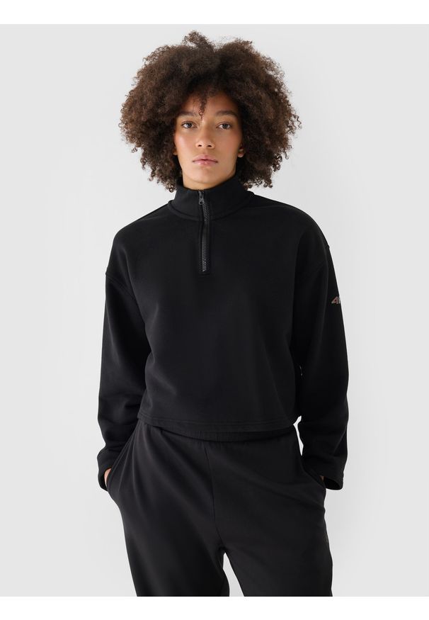4f - 4F Bluza dresowa cropped nierozpinana bez kaptura damska - czarna XXL. Okazja: na co dzień. Typ kołnierza: bez kaptura. Kolor: czarny. Materiał: dresówka. Wzór: gładki, ze splotem. Styl: casual, klasyczny, sportowy