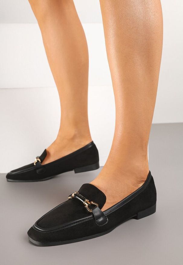 Born2be - Czarne Mokasyny Loafersy z Klamerką Esseria. Kolor: czarny. Sezon: jesień, wiosna. Styl: klasyczny