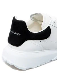 Alexander McQueen - ALEXANDER MCQUEEN - Białe sneakersy na wysokiej podeszwie. Okazja: na co dzień. Kolor: biały. Materiał: guma #6