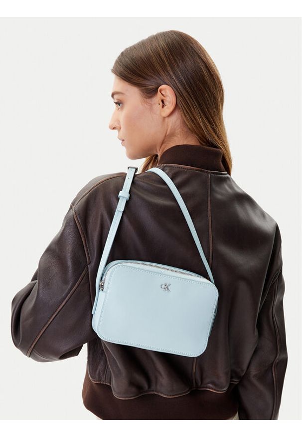 Calvin Klein Torebka Ck Camera Bag LV04F3173G Błękitny. Kolor: niebieski. Materiał: skórzane