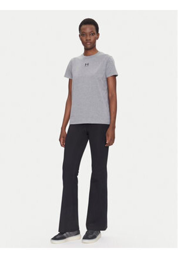 Under Armour Koszulka techniczna Rival Core 1383648 Szary Regular Fit. Kolor: szary. Materiał: syntetyk